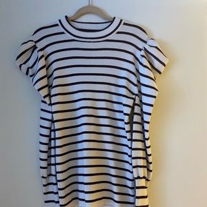 Plum and white puff sleeve shirt. only worn once. great condition.